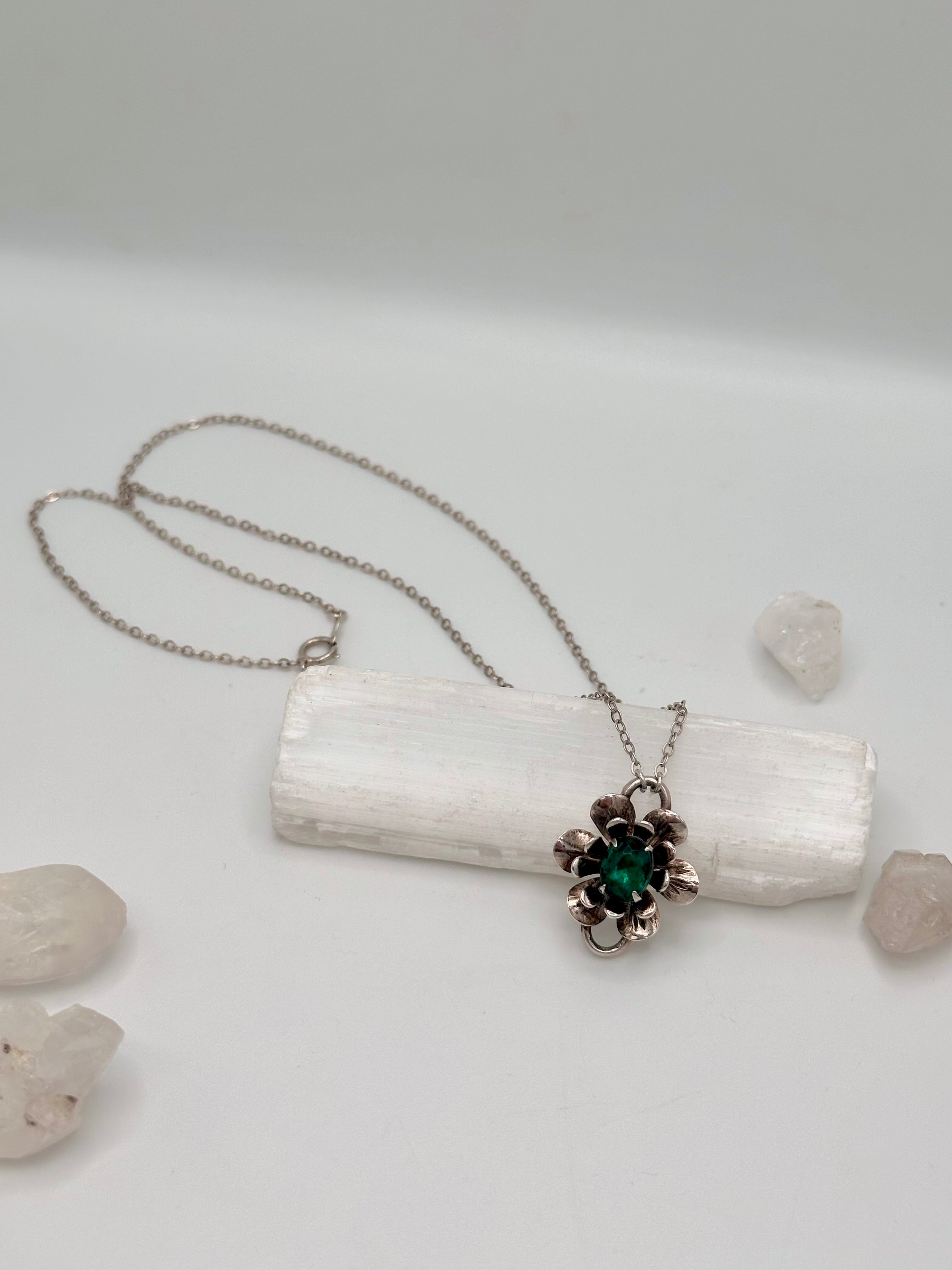 Vintage Green stone Flower necklace