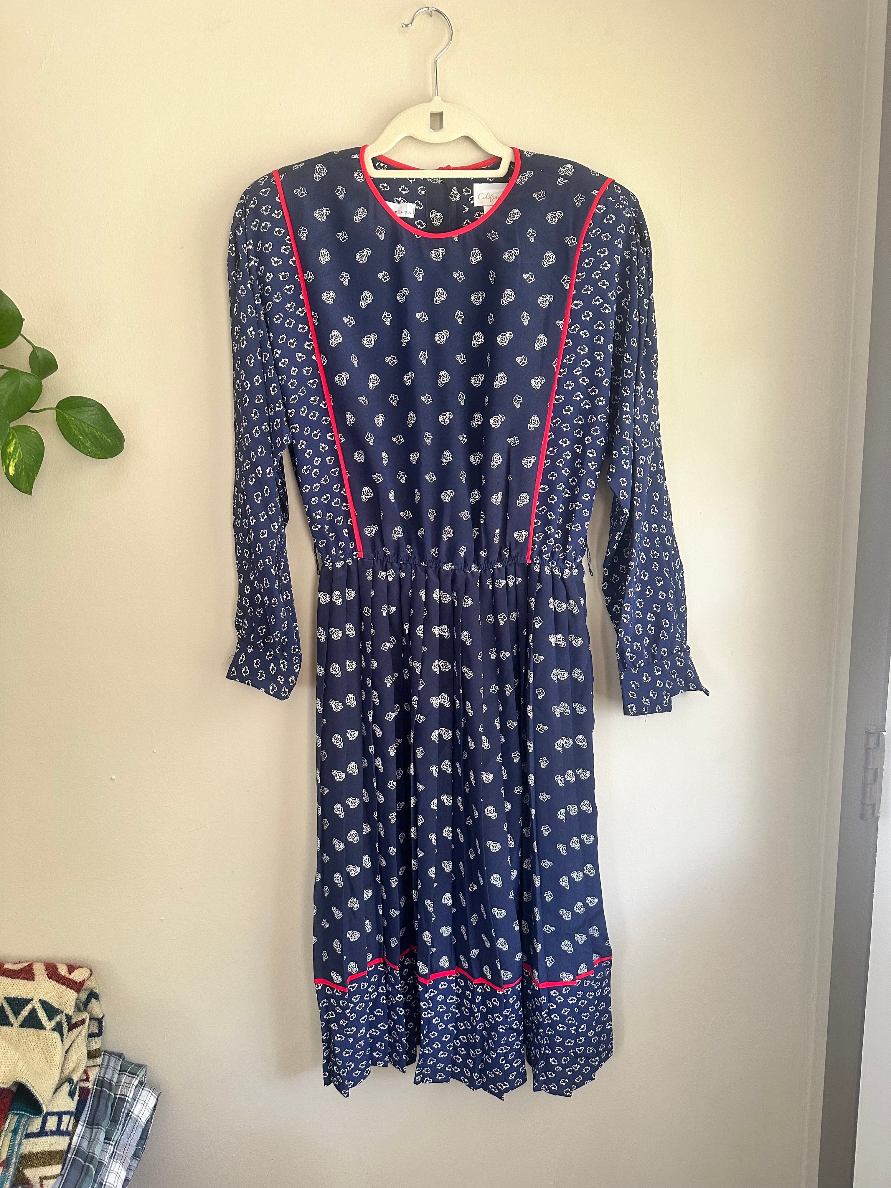 Vintage California Girl 70s/80s Navy Floral Dress