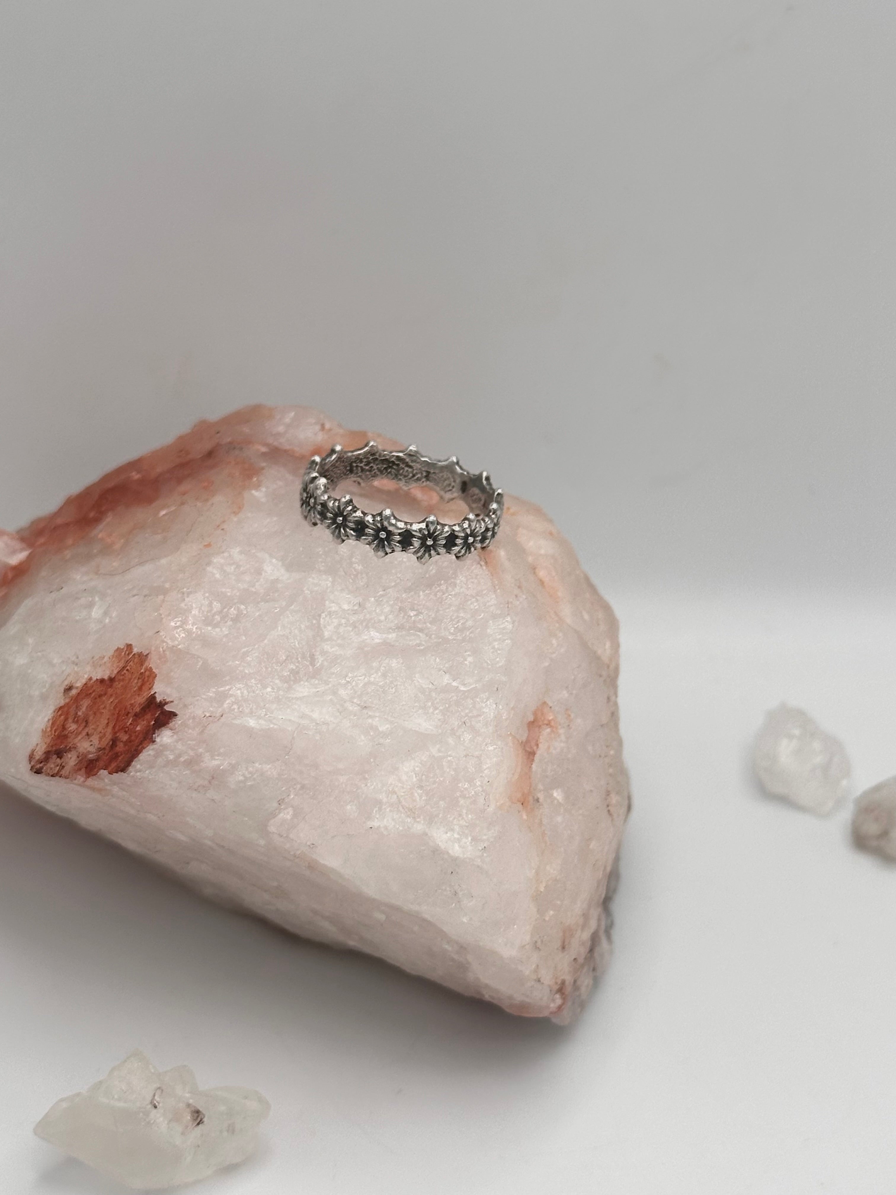 Basic flower chain ring