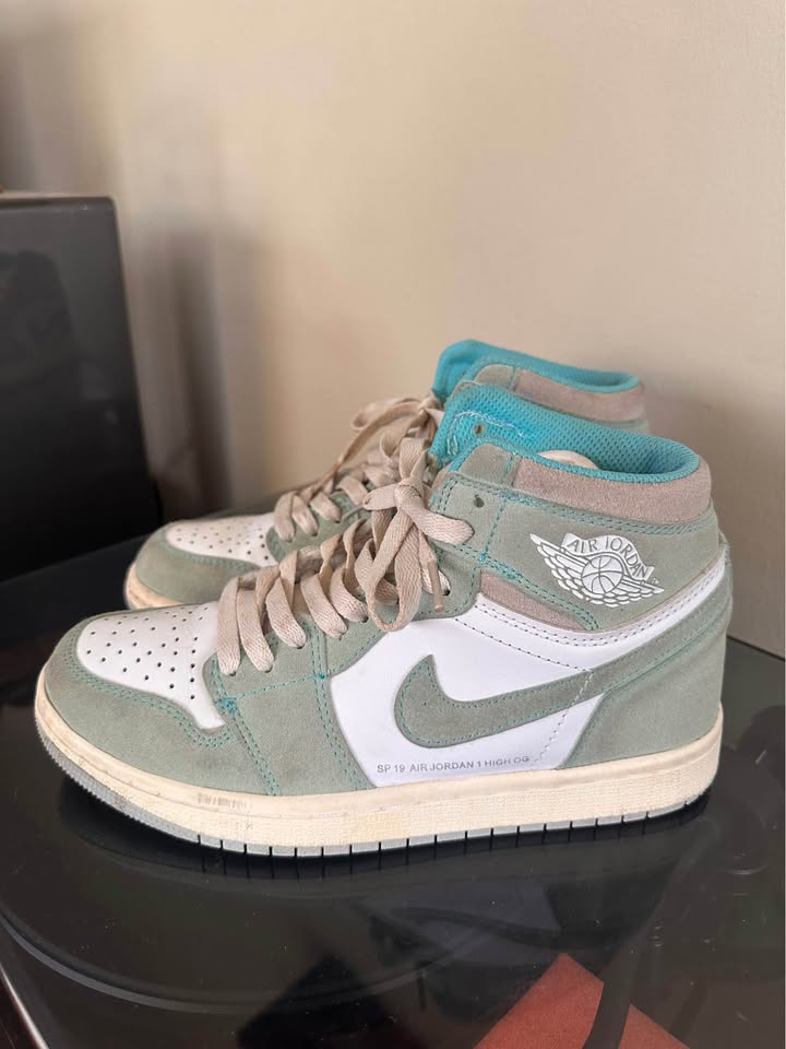 Nike Air Jordan 1 Retro High OG Women’s 6.5