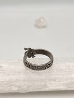 Thick floral snake ring