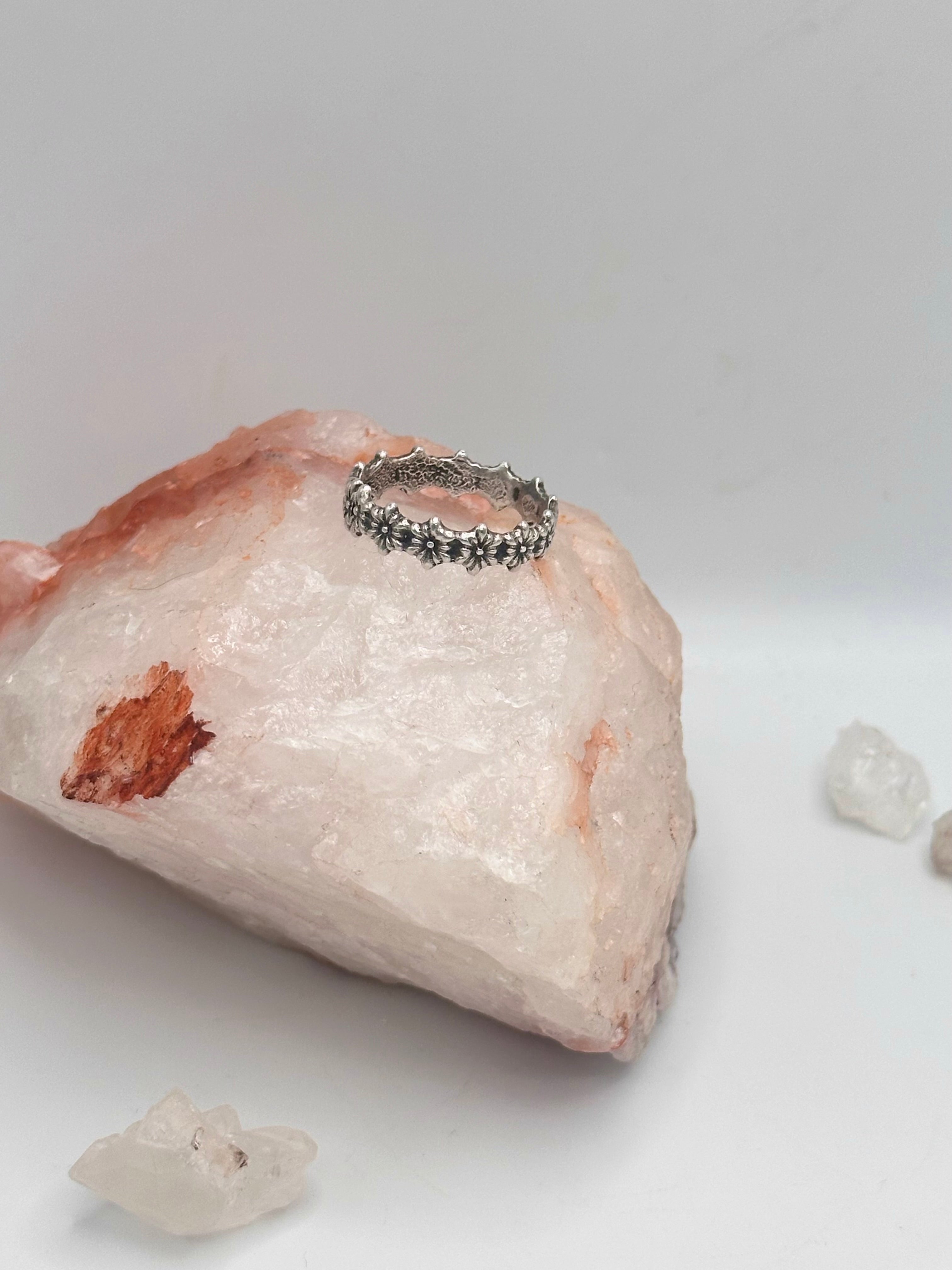 Basic flower chain ring