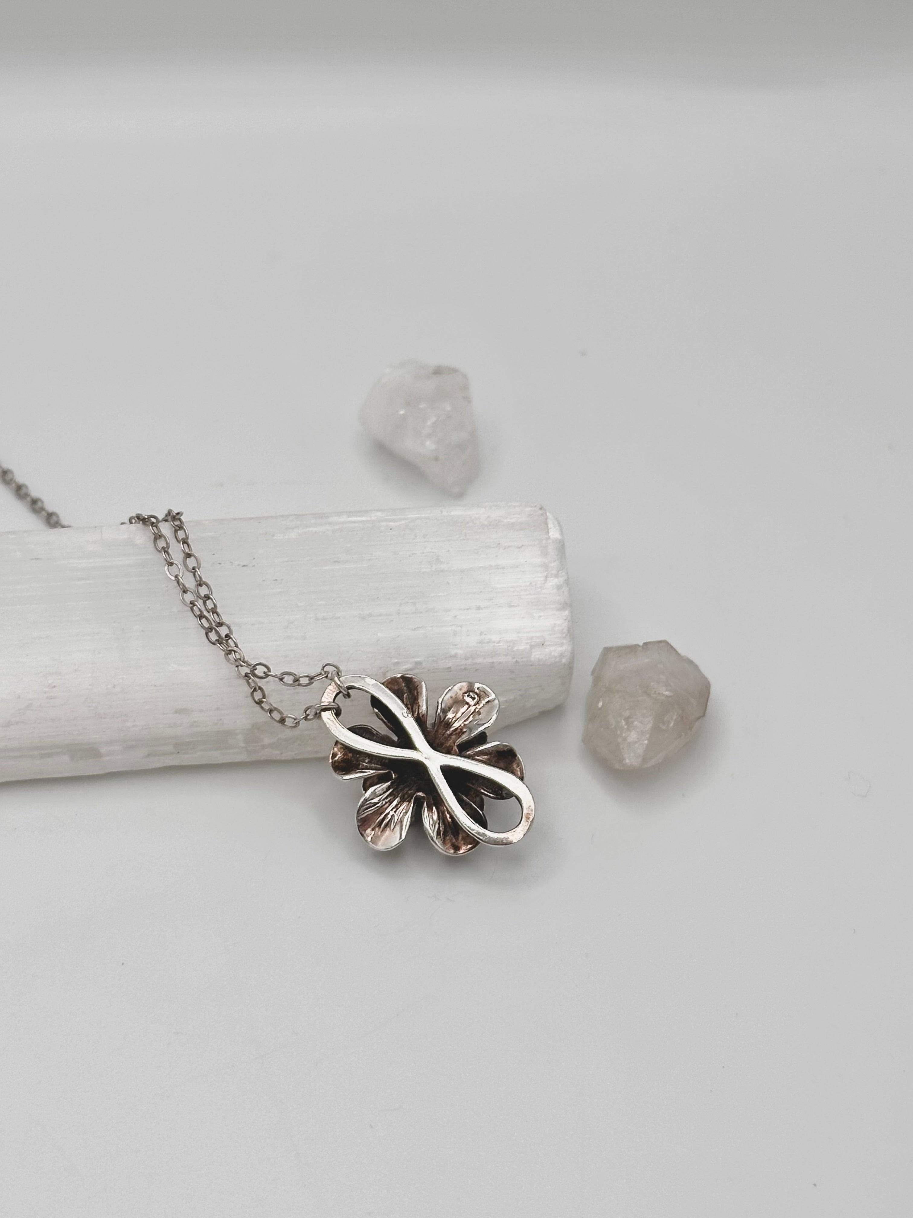 Vintage Green stone Flower necklace