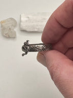 Thick floral snake ring