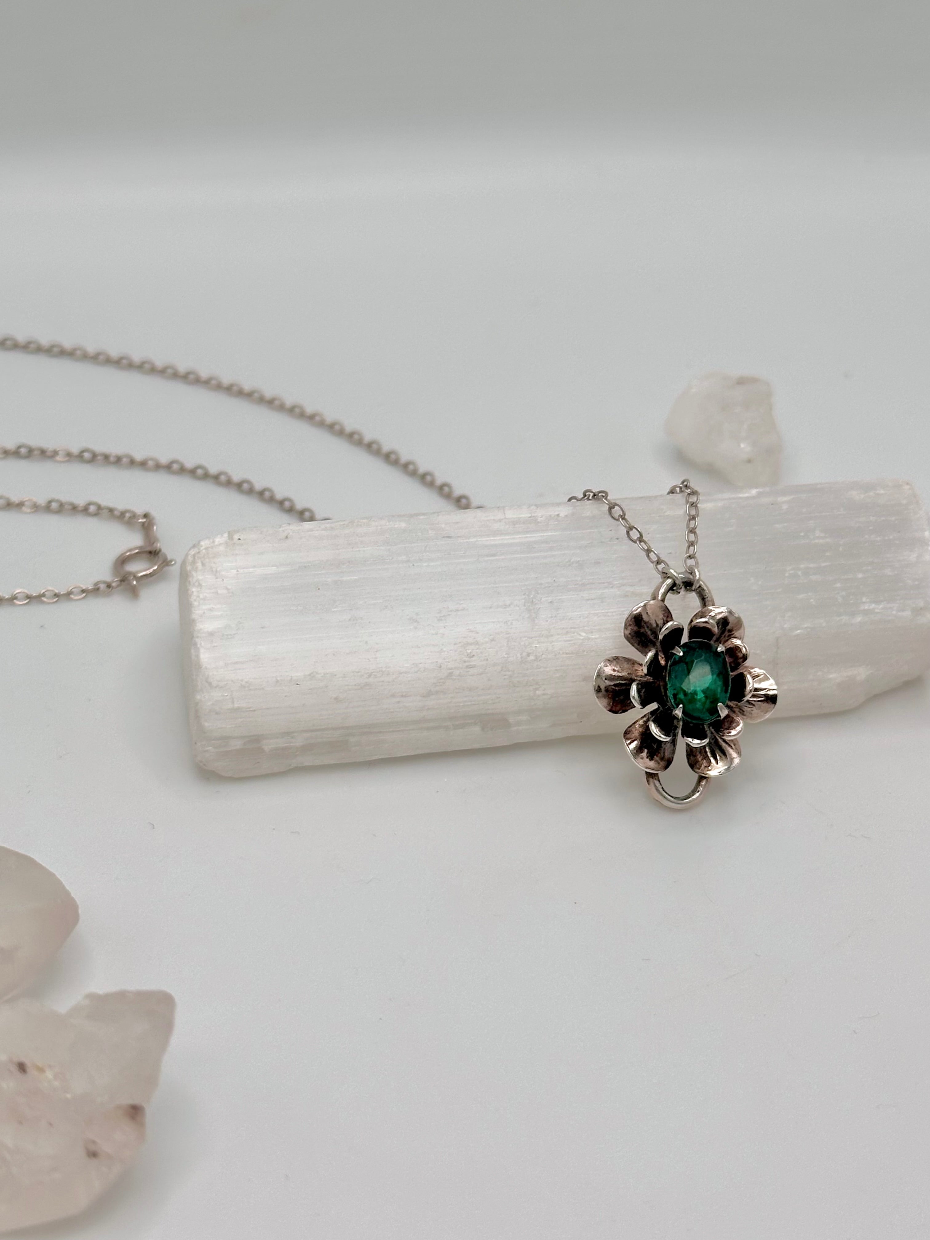 Vintage Green stone Flower necklace