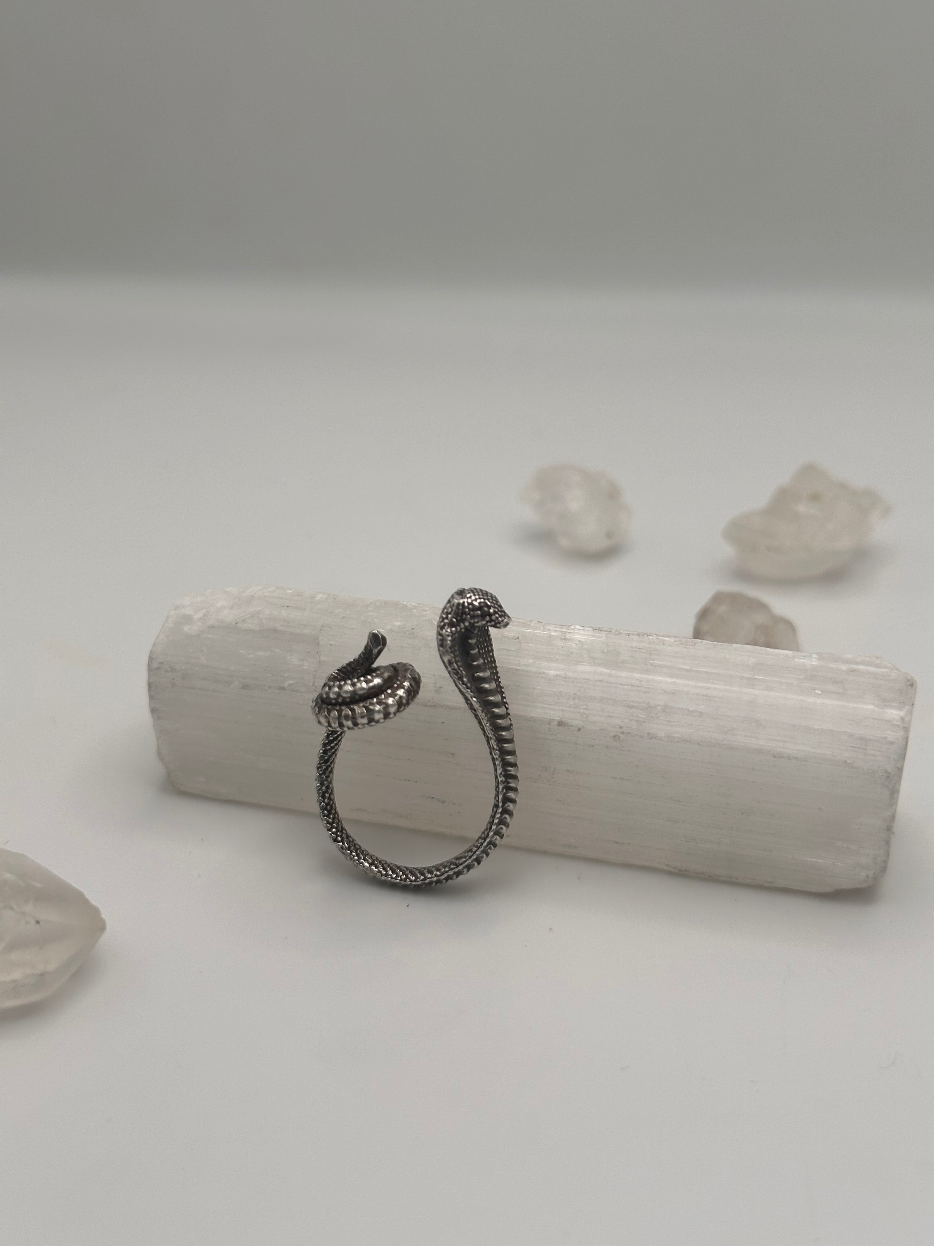 Cobra Snake ring